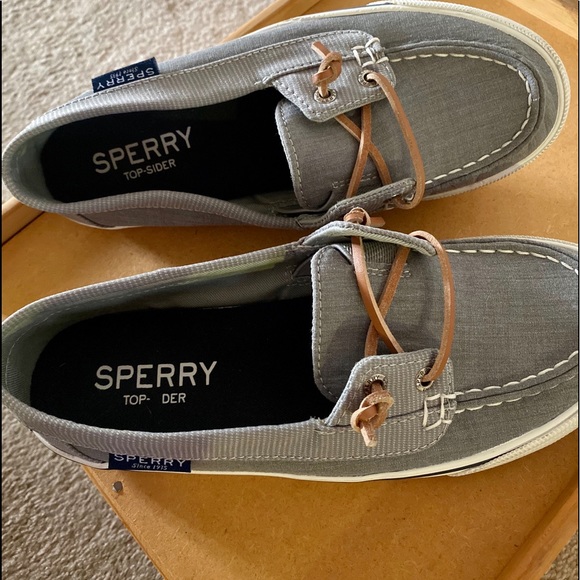 🤩GREY SPERRY’S SHOES🤩 - Picture 4 of 4
